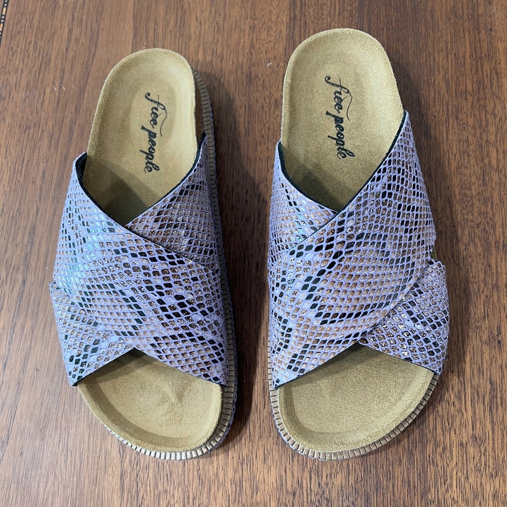 Free People Sidelines slides